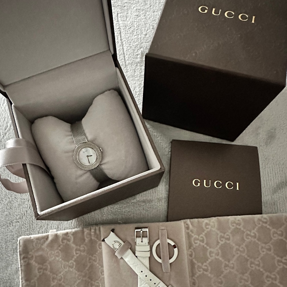 Gucci Women's U-Play Stainless Steel Mother Of Pearl and Brilliant Diamond Face